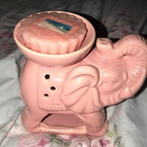 Elephant fragrance holder
